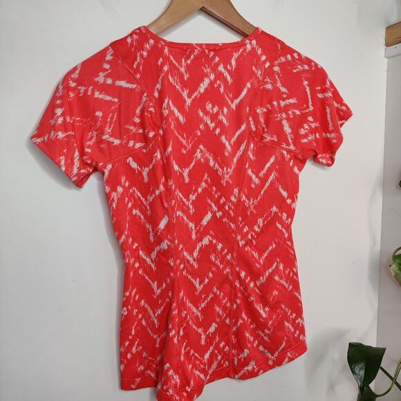 The North Face Coral Ikat Chevron Print Short Sleeve Flash Dry Shirt Size Small - Picture 4 of 7